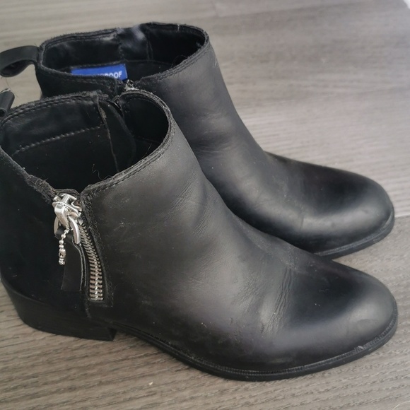 Aldo Shoes - Aldo waterproof black boots, side zip. Size 6. EUC